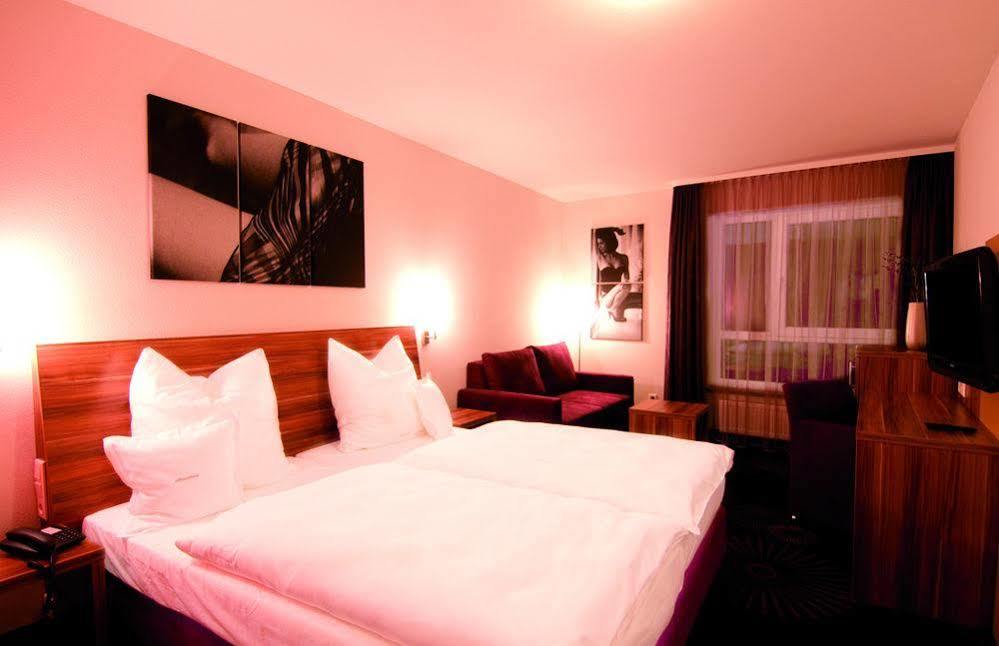 אינגולשטאט Altstadthotel מראה חיצוני תמונה